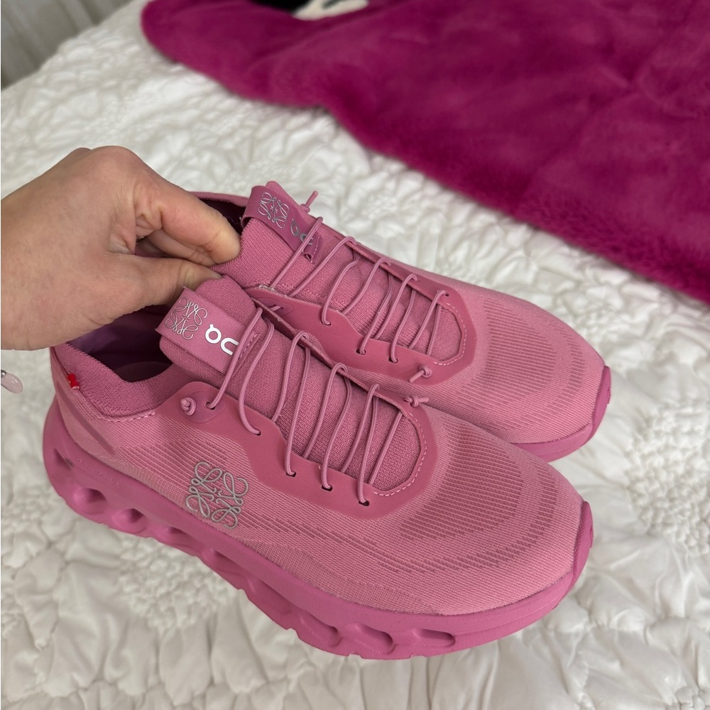 On Cloud Loewe - image 1